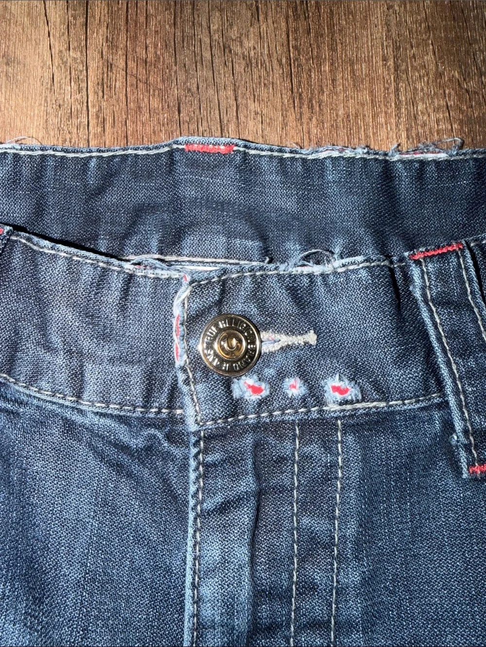 MENS TRUE RELIGION STRAIGHT JEANS DISTRESSED WITH RED STITCHING SIZE 38